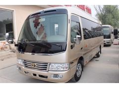 在北京租中巴车20座左右带司机一天多少钱？