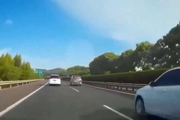 如何高速安全超车？