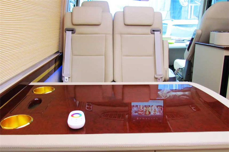 北京出游租15人左右【豪华型】考斯特一天费用多少?