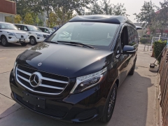 北京租豪华商务车奔驰V260带司机一天多少钱？