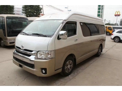 北京10多人出游包车如何选择车辆，租一天多少钱