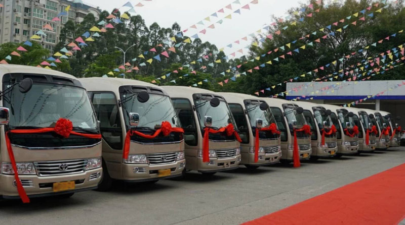 北京中巴车带司机租一天多少钱?